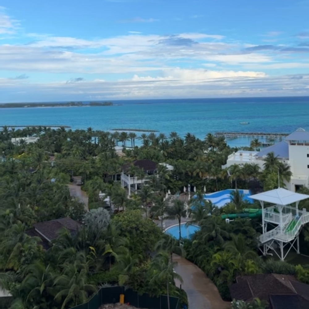 Meet your Posher, Mina